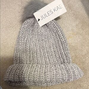 Jules Kae Women's Soft Gray Knit Beanie with Pom-Pom